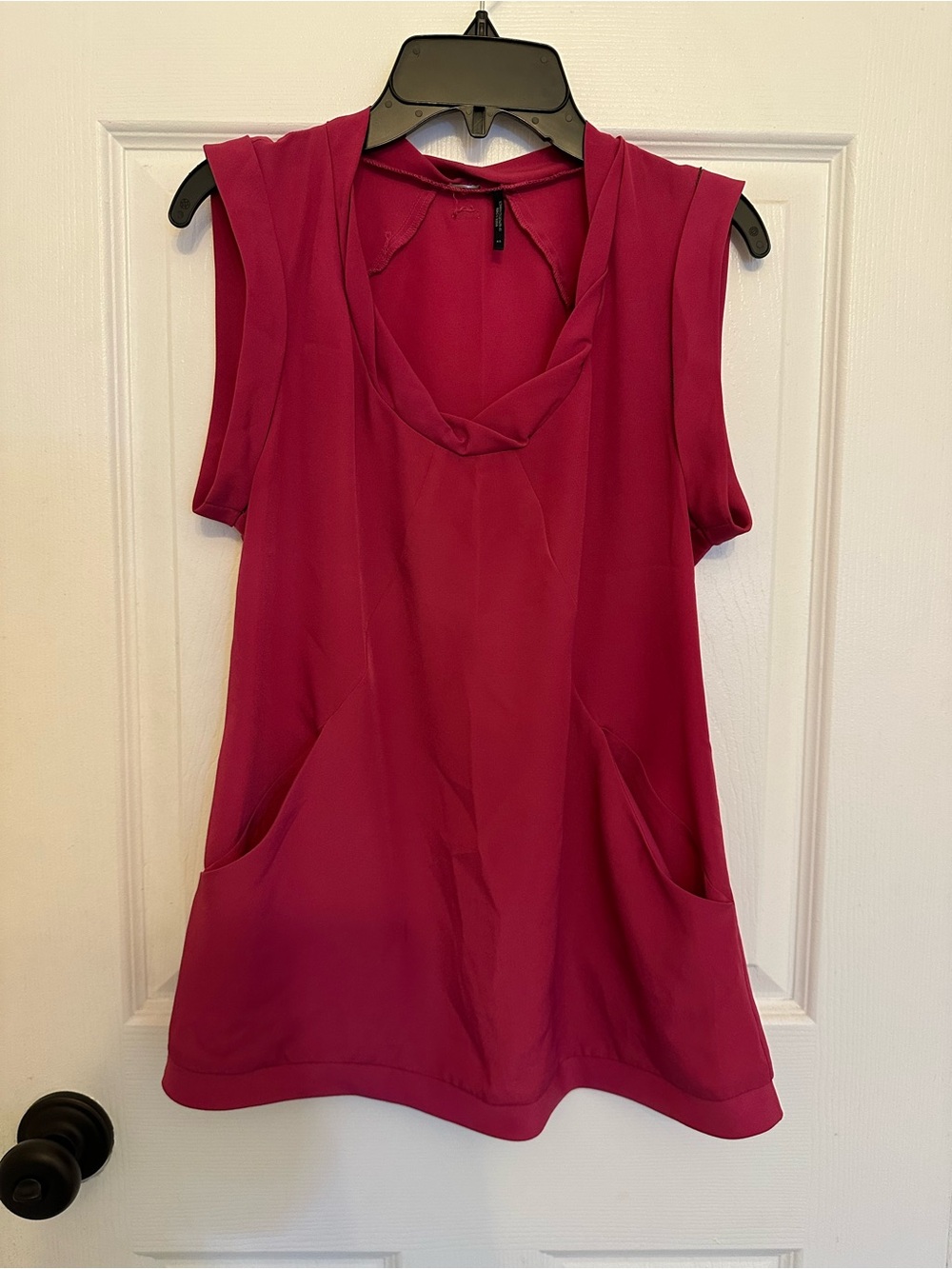 GUESS Magenta Sleeveless Tunic Top w Pockets